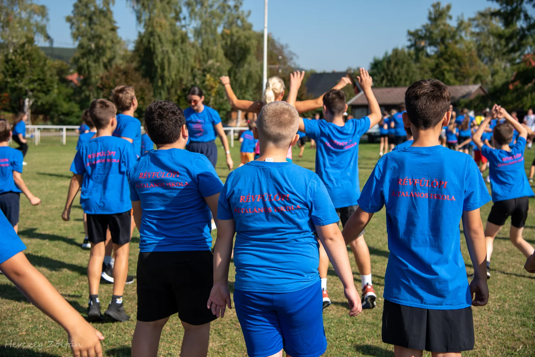 Iskolai közösségi program