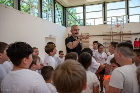 Tornaterem átadás