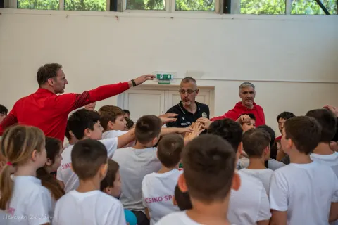 Tornaterem átadás