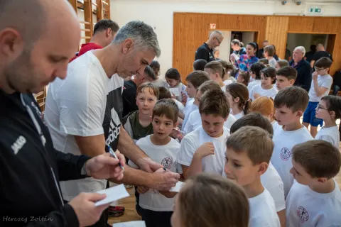 Tornaterem átadás
