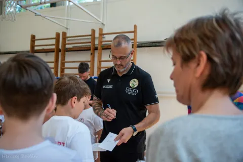 Tornaterem átadás